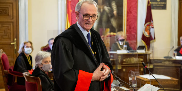 Premios Vigueses Distinguidos para Antón Costas, Alborada, cuatro colegios y un centro cultural