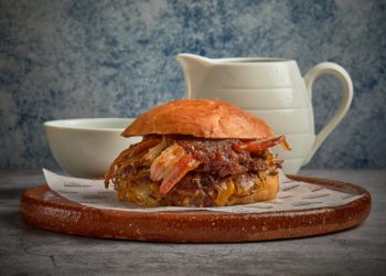 Una hamburguesa elaborada en Cangas, entre las tres mejores de Galicia