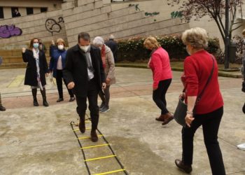 Vigo promueve charlas para entender la factura de la luz y cursos de robótica o mensajería instantánea