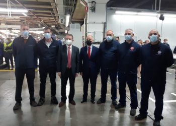 Caballero propondrá una norma que haga posible la Muy Alta Tensión para Stellantis Vigo