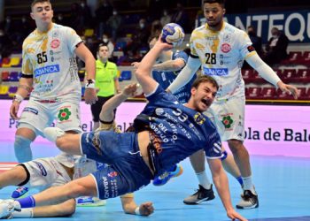 Un gol de Monteiro en el último segundo mete al Cangas en semifinales de la Copa
