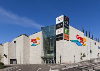 El Gran Vía de Vigo se moviliza por Ucrania: cede espacios físicos y canales digitales a ACNUR, Cáritas y Cruz Roja