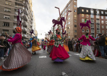 «La fábrica de juguetes» gana el concurso de comparsas de Vigo