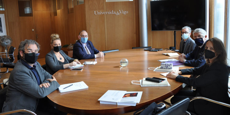 Reunión Uvigo co embaixador de Portugal