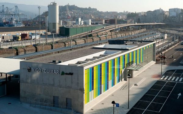 Renfe recupera dos trenes entre Vigo y Santiago a partir del lunes