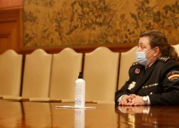 La comisaria jefa de la provincia, durante un homenaje en Vigo: “Ya les gustaría que las violara un antidisturbios”