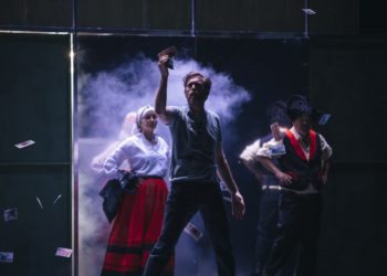 ‘Fariña’ recae en Vigo: la obra de teatro de Touriñán programa dos nuevas funciones en la ciudad