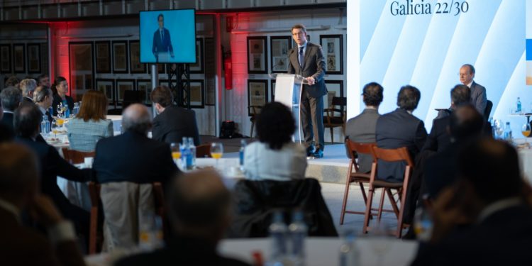 Feijóo anuncia su decisión de irse pero no dejará Galicia “en un mes”