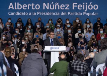 Feijóo admite que no puede dirigir sine die la Xunta y se abre a ser senador