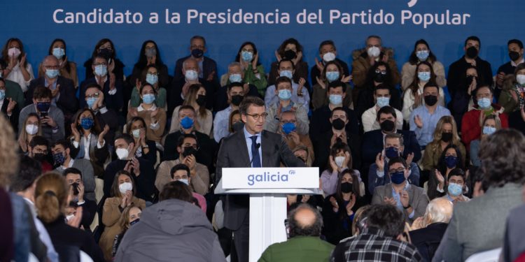 Feijóo admite que no puede dirigir sine die la Xunta y se abre a ser senador