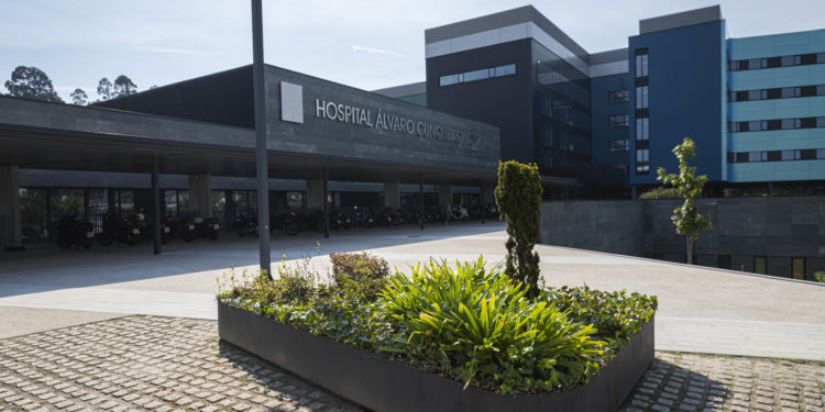 Los hospitales de Vigo alivian su ocupación por la Covid-19 mientras aumentan los casos leves