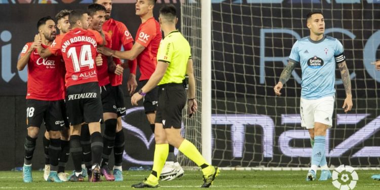 El Celta recurrirá la segunda tarjeta amarilla a Hugo Mallo