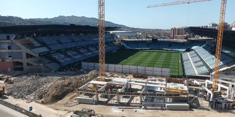 La vieja curva de Marcador ya es historia: concluye el derribo de la antigua grada