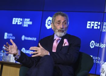 Mouriño dice que Denis Suárez “irá a la grada” si no cambia de agencia