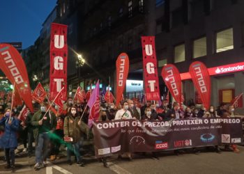 Cientos de personas recorren Vigo para protestar por el alza de los precios