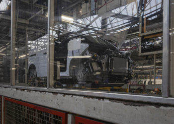 Vuelve la inactividad a Stellantis Vigo: la fábrica cierra el lunes y un sistema para toda la próxima semana