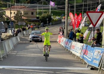 Williamson estrena en Cantabria el casillero de victorias del Vigo-Rías Baixas en 2022