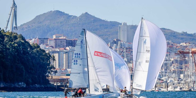 Bugallo y Araújo, en un pañuelo en la ría de Vigo
