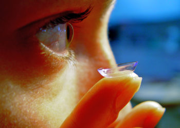 Claves para mantener una buena salud ocular cuando se usan lentes de contacto
