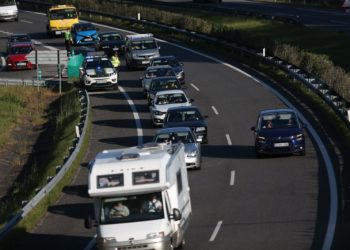 Retenciones de tráfico en la entrada de Vigo en el regreso de la Semana Santa