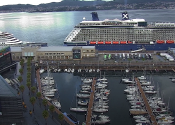 Nuevo desembarco en Vigo (y no es el último de la semana):  4.700 personas en el «Amera» y «Celebrity Silhouette»