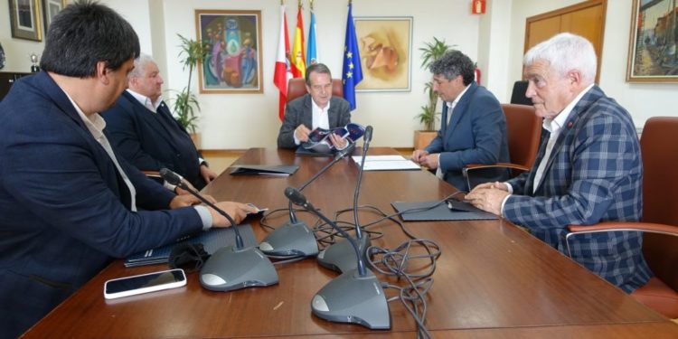 Caballero ofrece “todo o apoio” á Federación para que Balaídos acolla a fase de ascenso á Segunda División