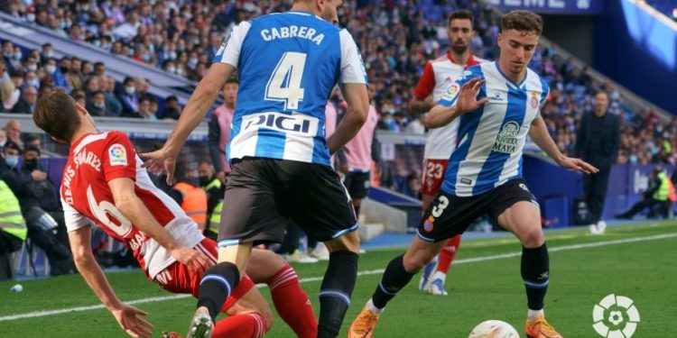 El Celta cae ante el Espanyol y tira otra ocasión para apuntar un poco más alto