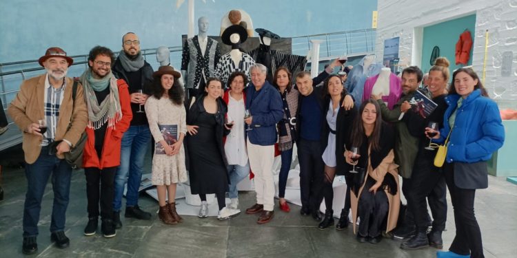 Acaba de presentarse en Vigo el libro “40 años da moda en Galicia”, escrito por Fernando Franco y editado por Guiverny