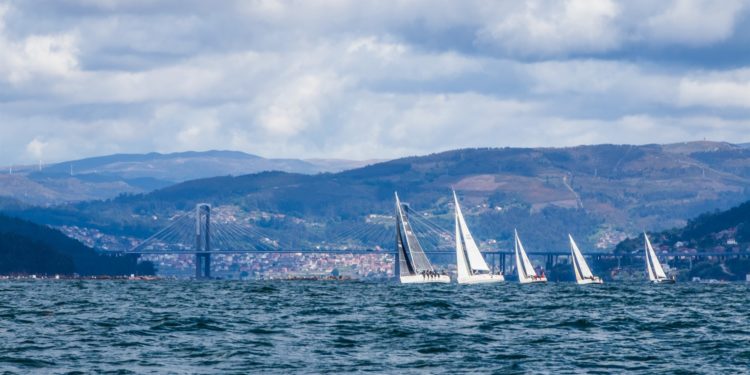 Los barcos del Real Club Náutico de Vigo y el Monte Real se imponen en el Trofeo Comunica