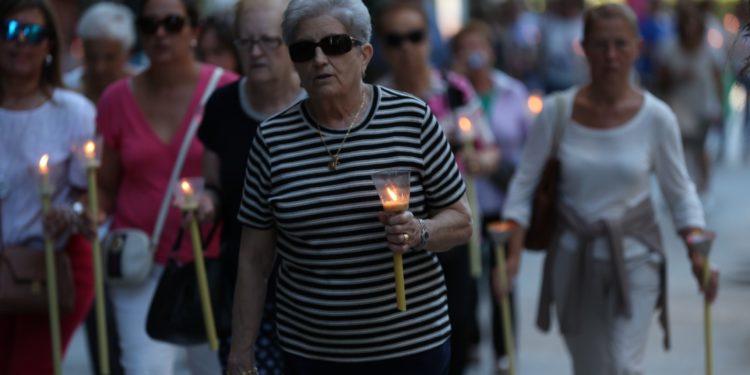 Cortes de tráfico en el centro de Vigo por las procesiones de Semana Santa: calles y líneas de bus afectadas