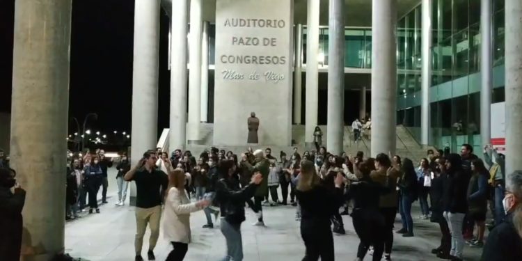Tanxugueiras triunfa dentro y fuera del Auditorio Mar de Vigo