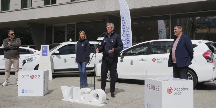 Caballero quiere publicidad de la Navidad de Vigo en los taxis de Santiago