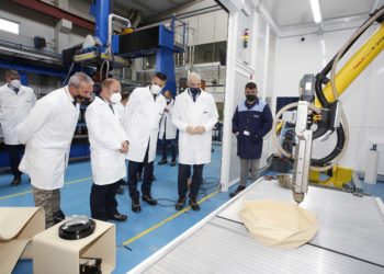 La Xunta califica de “chapuza” el plan para el vehículo eléctrico y pide atender a Stellantis Vigo