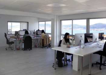 La agencia ‘Corre, Lola, Corre’ amplía su equipo y estrena nueva oficina en Vigo