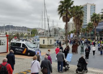 Vigo recibe más de 6.000 personas a bordo del ‘Ventura’ y el ‘Sky Princess’