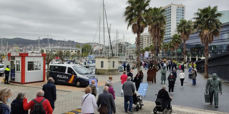 Vigo recibe más de 6.000 personas a bordo del ‘Ventura’ y el ‘Sky Princess’