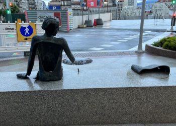 El vandalismo ataca otra obra de arte en Vigo: dos detenidos por destrozar la escultura de Buciños