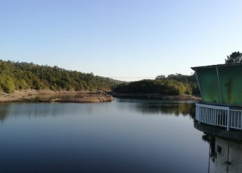 Concello y Xunta reciben el estudio sobre el abastecimiento de agua a Vigo, que pide “un conjunto de actuaciones”