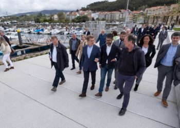 Feijóo insiste en un relevo “de unidad”, primero en la Xunta y luego en el PPdeG, pero sin dar nombres