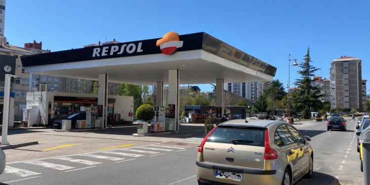 Las gasolineras gallegas recobran la normalidad: “La gente se volvió loca, como con el papel higiénico”