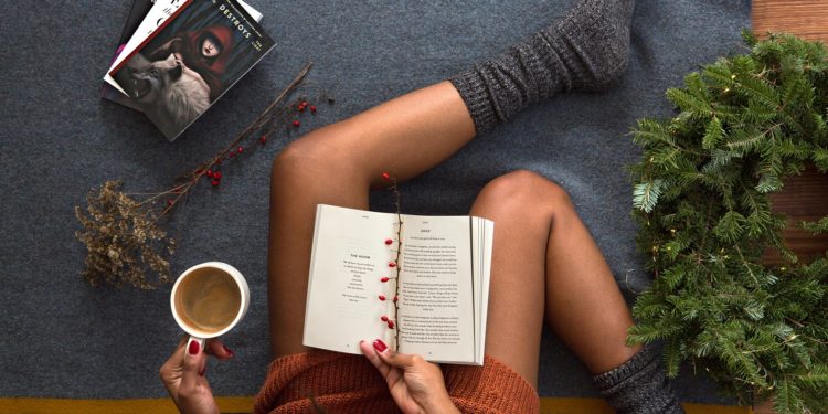 Libro, amigo fiel que te acompaña cuando hay frío o calor, alegría o dolor