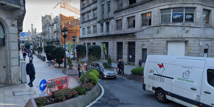 Domingo de tráfico cortado en una calle del centro de Vigo y en el túnel de Beiramar