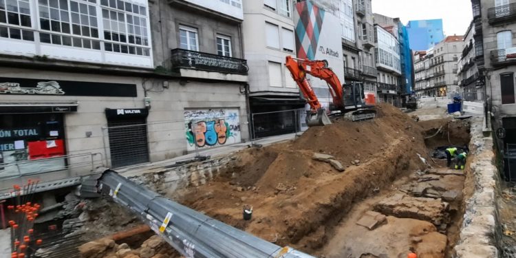 Los restos siguen aflorando en la calle Elduayen