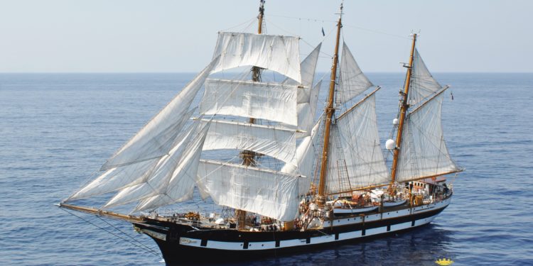 El ‘Palinuro’, de la Marina Militare Italiana, también pondrá rumbo a Vigo con la Iacobus Maris