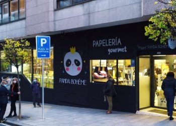 Robo surrealista en Vigo: deja su currículum en una tienda tras hurtar en ella