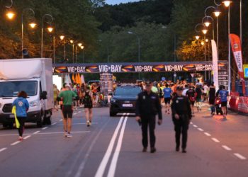 Detenido un conductor ebrio tras saltarse el perímetro de seguridad de la Vig-Bay