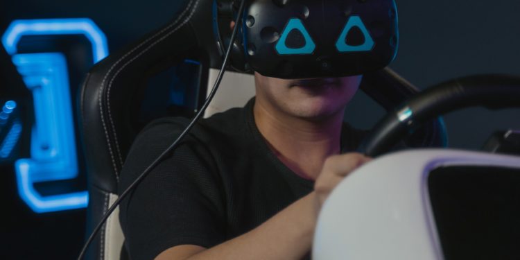 Vigo acoge una experiencia de realidad virtual gratuita con simuladores de conducción
