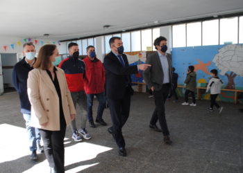 La Xunta alega que recomienda mantener las mascarillas en las aulas “por respeto”