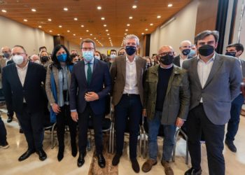 Rueda confirma en Vigo que este viernes se postulará ante su partido para liderar el PPdeG