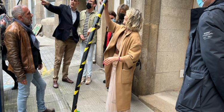 Vecinos de López de Neira denuncian continuos cortes de agua e inundaciones en garajes